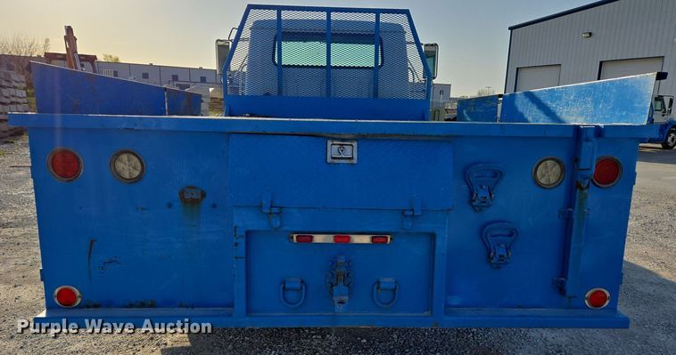 image for item DP6324 2000 International 4700 flatbed truck