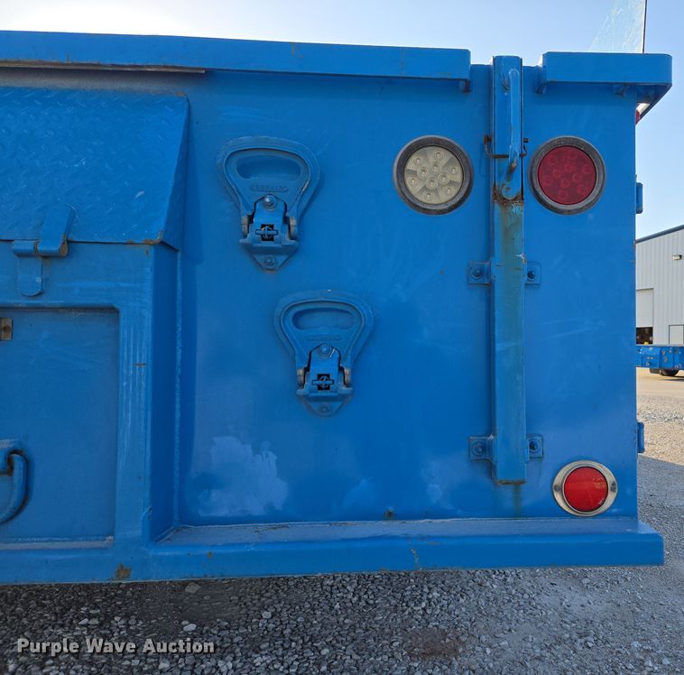 image for item DP6324 2000 International 4700 flatbed truck