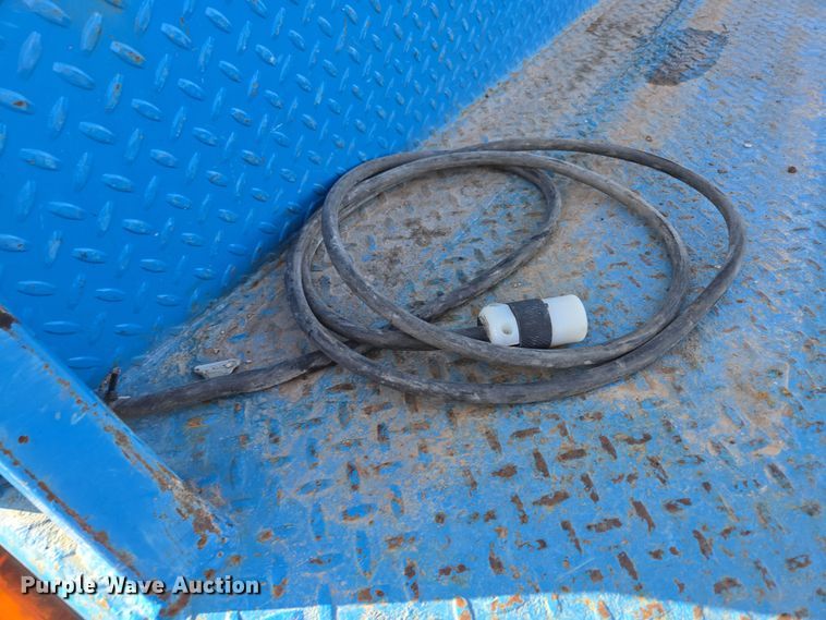 image for item DP6324 2000 International 4700 flatbed truck