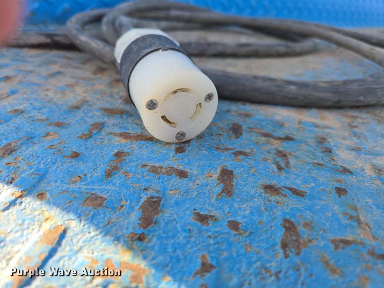 image for item DP6324 2000 International 4700 flatbed truck