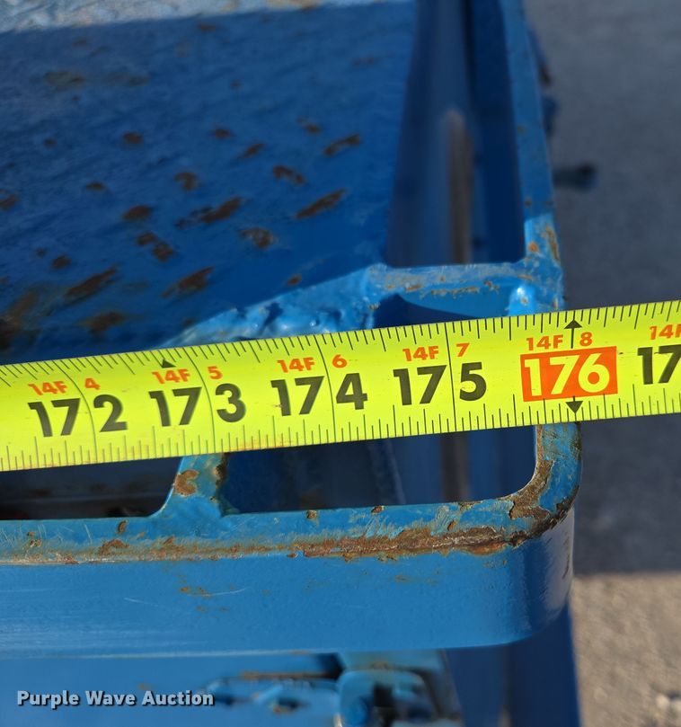 image for item DP6324 2000 International 4700 flatbed truck