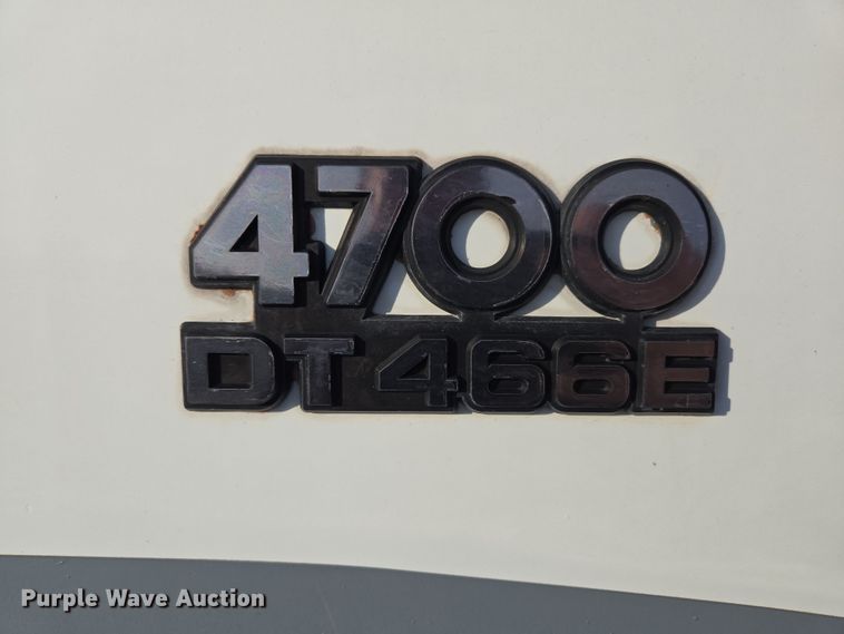 image for item DP6324 2000 International 4700 flatbed truck