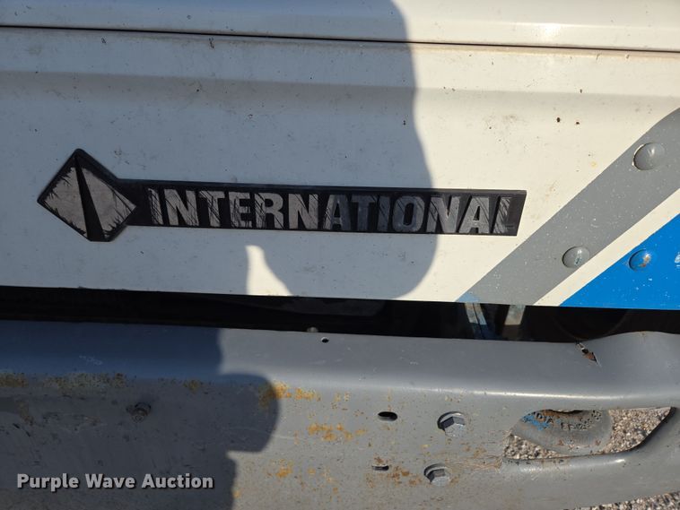 image for item DP6324 2000 International 4700 flatbed truck