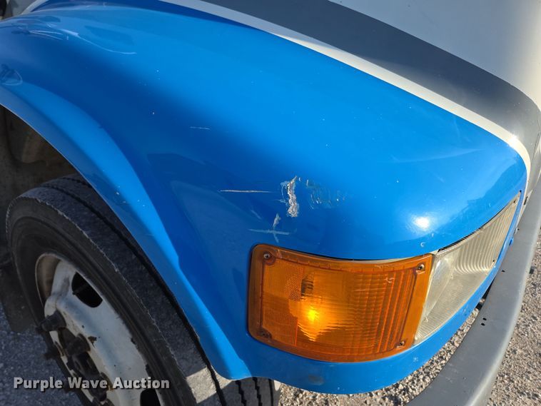 image for item DP6324 2000 International 4700 flatbed truck