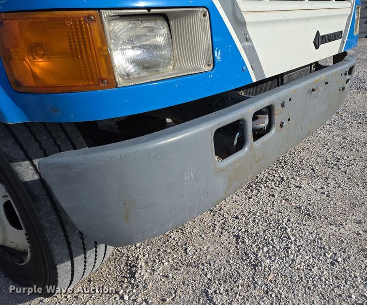 image for item DP6324 2000 International 4700 flatbed truck