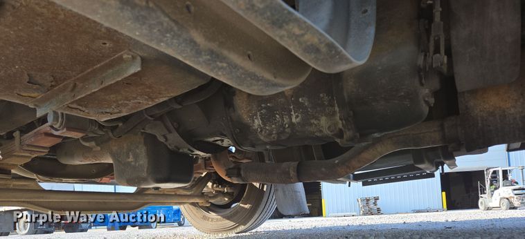 image for item DP6324 2000 International 4700 flatbed truck