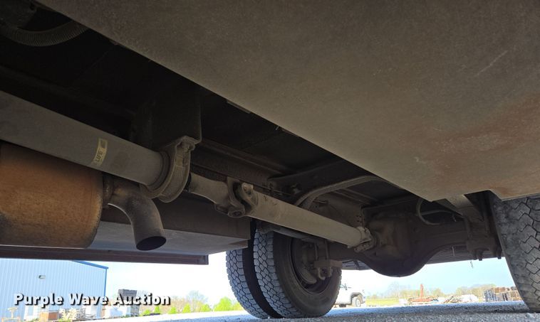 image for item DP6324 2000 International 4700 flatbed truck