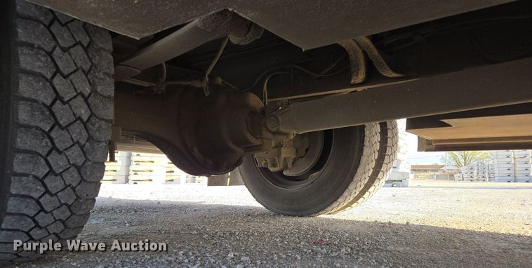 image for item DP6324 2000 International 4700 flatbed truck