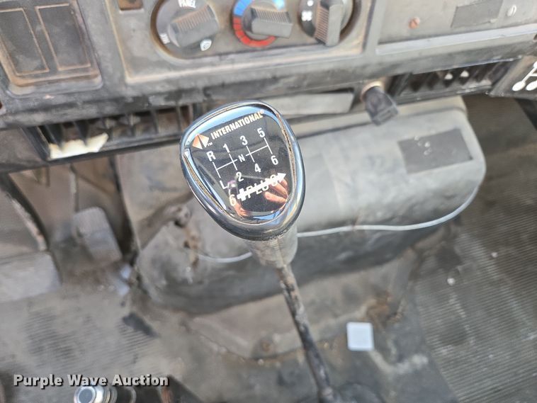 image for item DP6324 2000 International 4700 flatbed truck