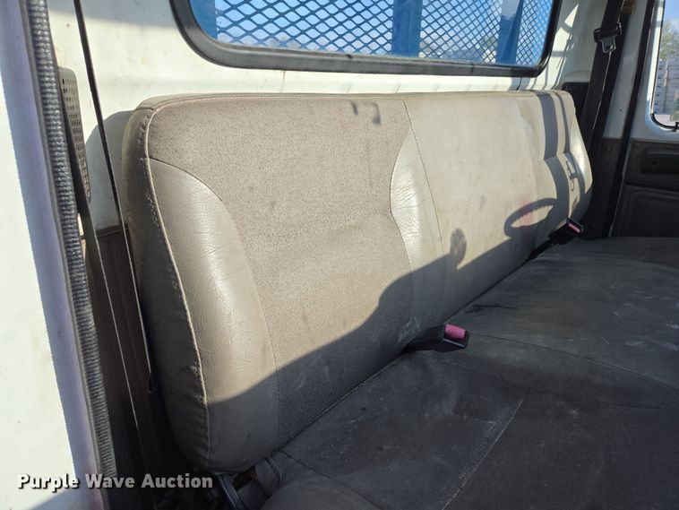 image for item DP6324 2000 International 4700 flatbed truck