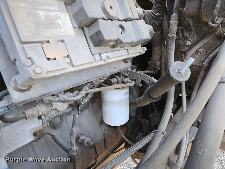 image for item DP6324 2000 International 4700 flatbed truck