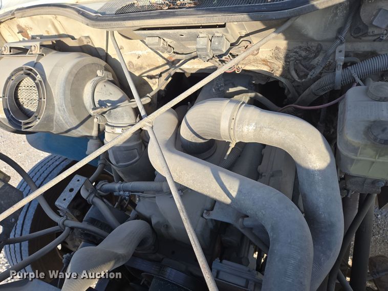 image for item DP6324 2000 International 4700 flatbed truck