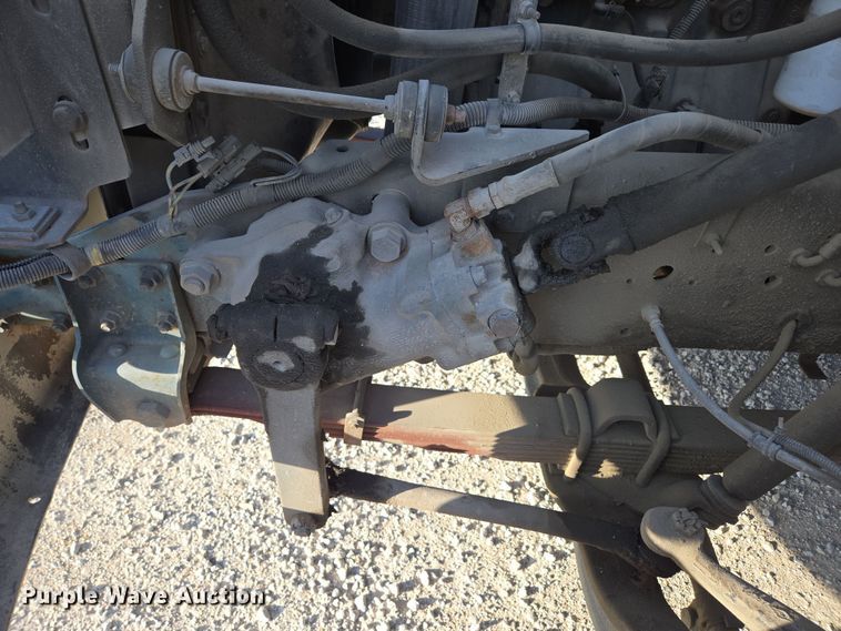 image for item DP6324 2000 International 4700 flatbed truck