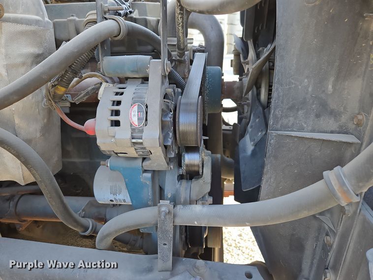 image for item DP6324 2000 International 4700 flatbed truck