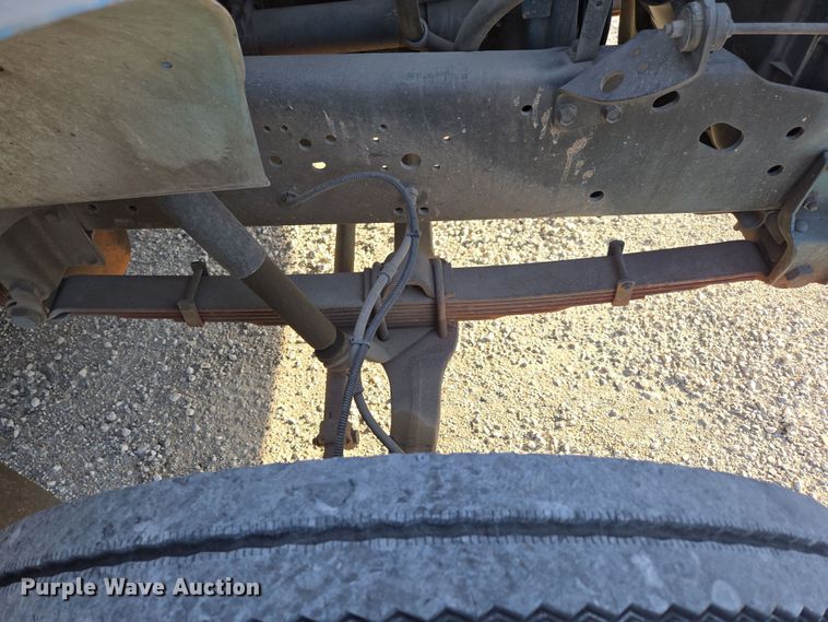 image for item DP6324 2000 International 4700 flatbed truck