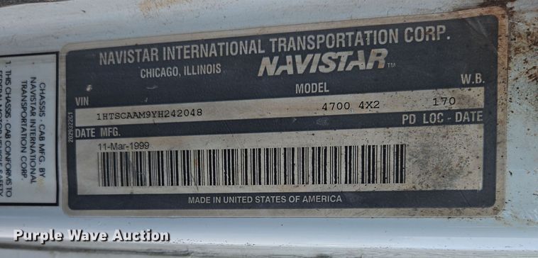 image for item DP6324 2000 International 4700 flatbed truck