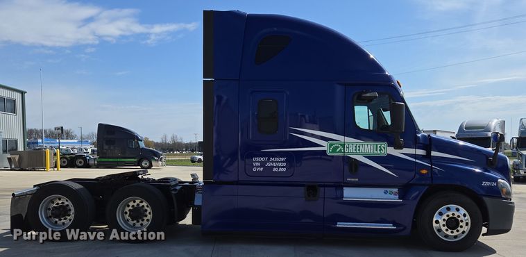 image for item DP6325 2018 Freightliner Cascadia Evolution semi truck