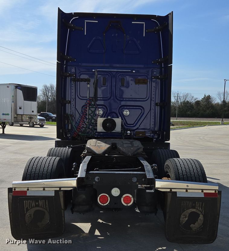 image for item DP6325 2018 Freightliner Cascadia Evolution semi truck