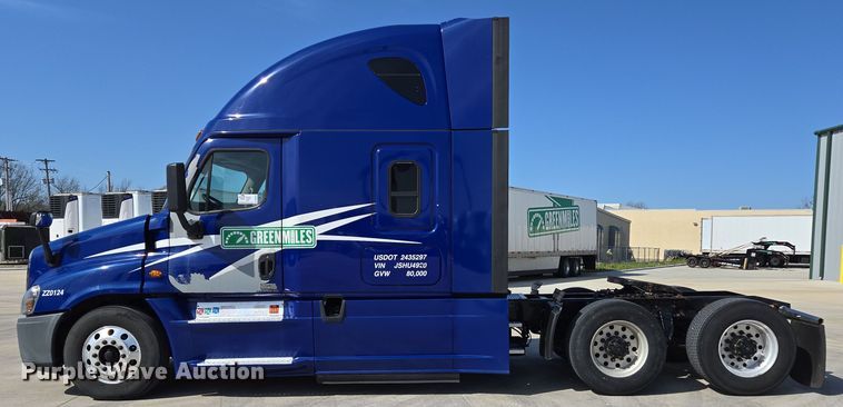 image for item DP6325 2018 Freightliner Cascadia Evolution semi truck