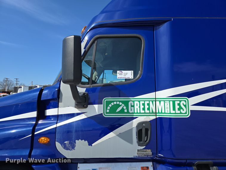 image for item DP6325 2018 Freightliner Cascadia Evolution semi truck