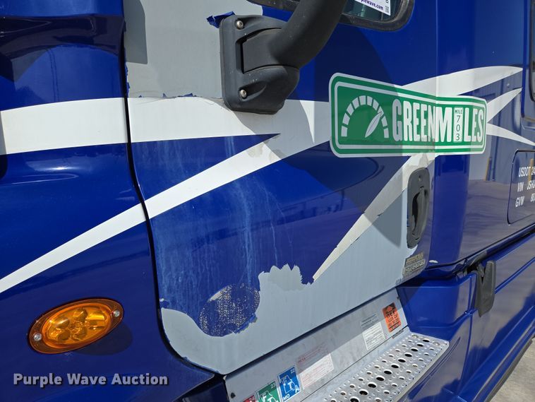 image for item DP6325 2018 Freightliner Cascadia Evolution semi truck