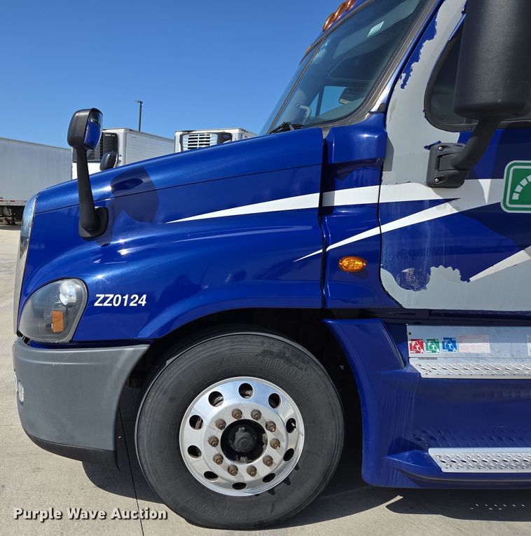 image for item DP6325 2018 Freightliner Cascadia Evolution semi truck