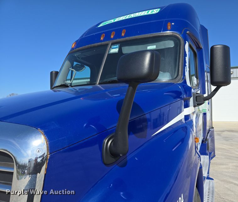 image for item DP6325 2018 Freightliner Cascadia Evolution semi truck