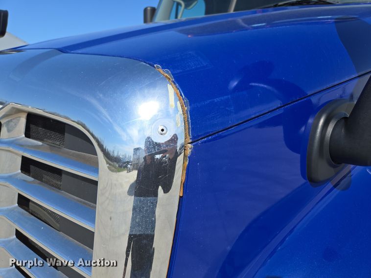 image for item DP6325 2018 Freightliner Cascadia Evolution semi truck