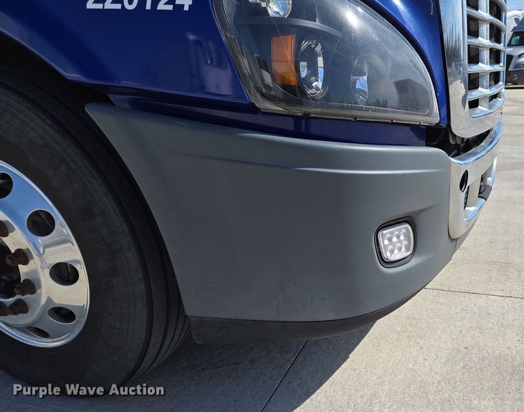 image for item DP6325 2018 Freightliner Cascadia Evolution semi truck