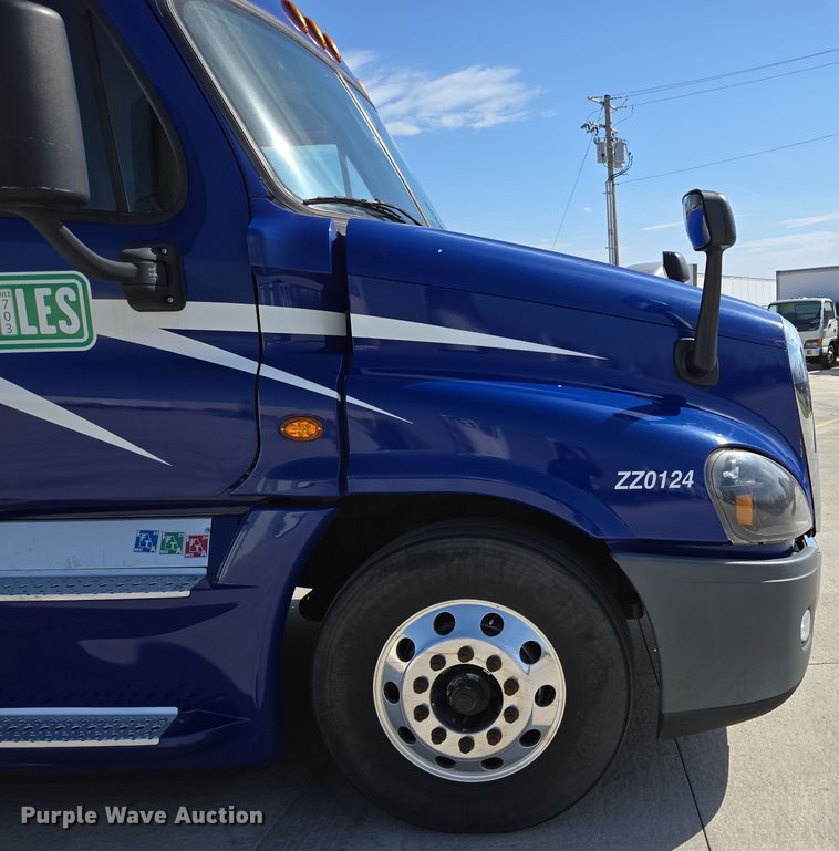 image for item DP6325 2018 Freightliner Cascadia Evolution semi truck