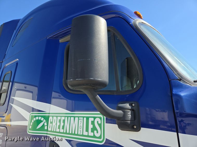 image for item DP6325 2018 Freightliner Cascadia Evolution semi truck