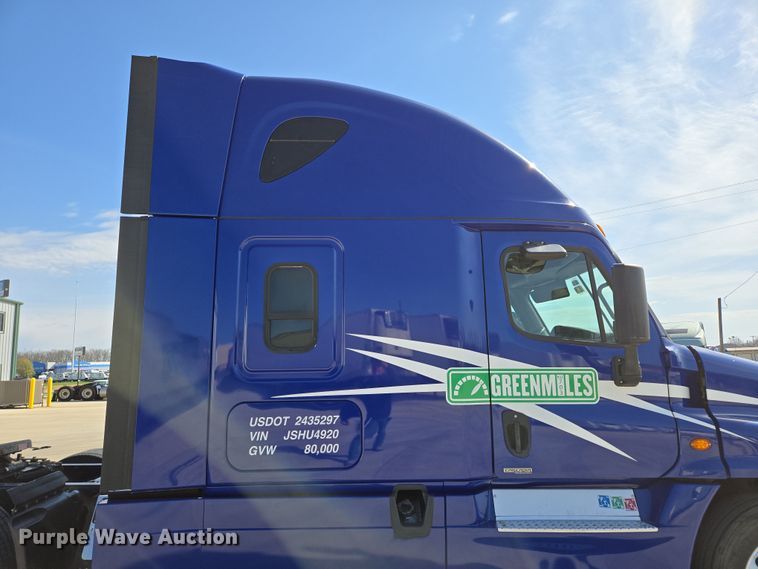 image for item DP6325 2018 Freightliner Cascadia Evolution semi truck
