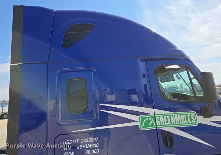 image for item DP6325 2018 Freightliner Cascadia Evolution semi truck
