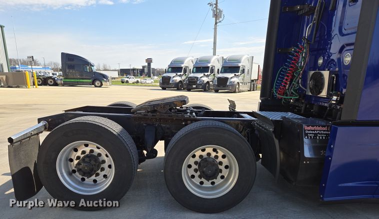 image for item DP6325 2018 Freightliner Cascadia Evolution semi truck