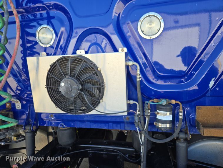 image for item DP6325 2018 Freightliner Cascadia Evolution semi truck