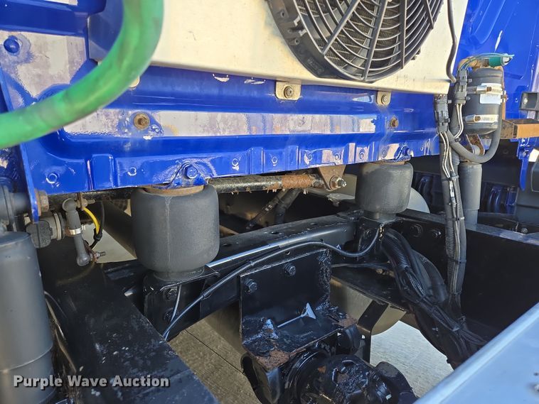 image for item DP6325 2018 Freightliner Cascadia Evolution semi truck