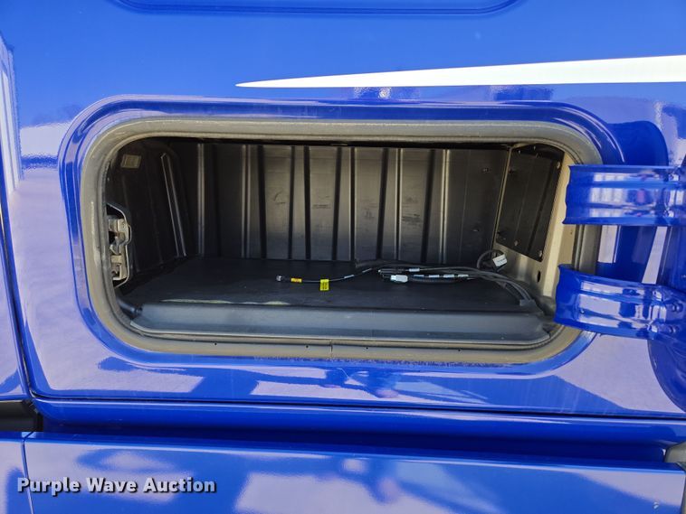 image for item DP6325 2018 Freightliner Cascadia Evolution semi truck