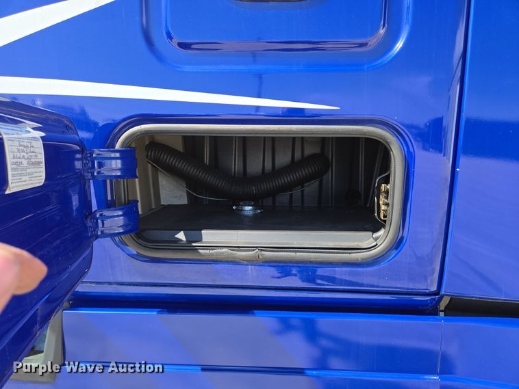 image for item DP6325 2018 Freightliner Cascadia Evolution semi truck