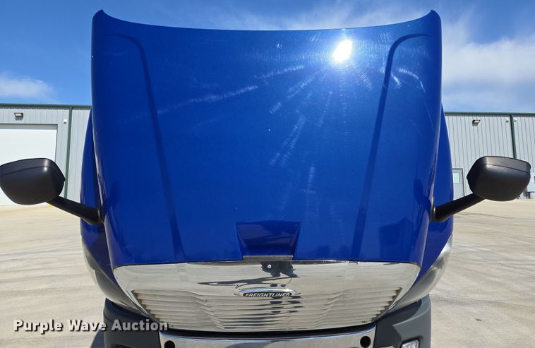 image for item DP6325 2018 Freightliner Cascadia Evolution semi truck