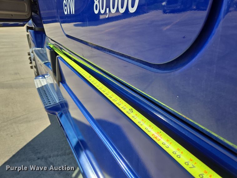 image for item DP6325 2018 Freightliner Cascadia Evolution semi truck