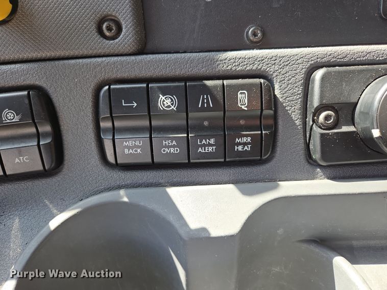 image for item DP6325 2018 Freightliner Cascadia Evolution semi truck