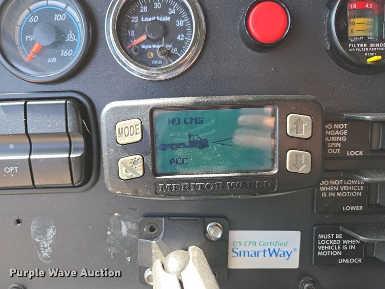 image for item DP6325 2018 Freightliner Cascadia Evolution semi truck