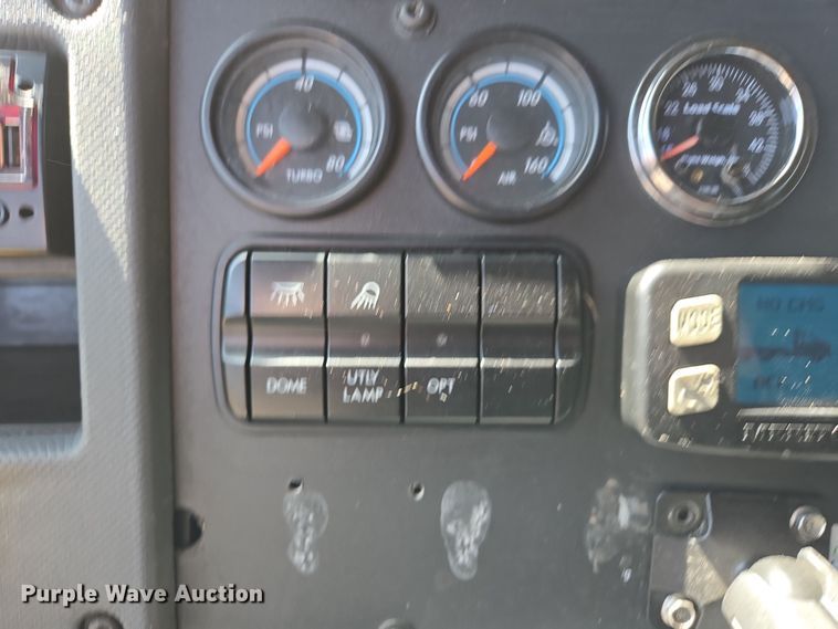 image for item DP6325 2018 Freightliner Cascadia Evolution semi truck