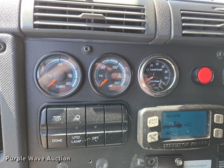 image for item DP6325 2018 Freightliner Cascadia Evolution semi truck