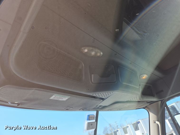 image for item DP6325 2018 Freightliner Cascadia Evolution semi truck