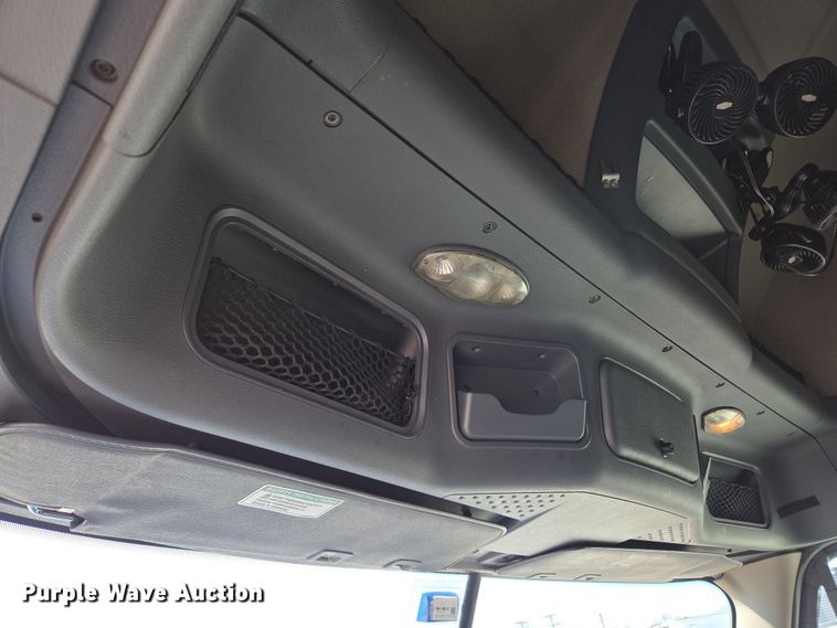 image for item DP6325 2018 Freightliner Cascadia Evolution semi truck