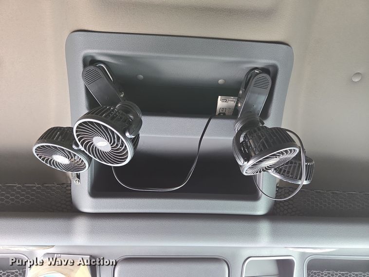 image for item DP6325 2018 Freightliner Cascadia Evolution semi truck