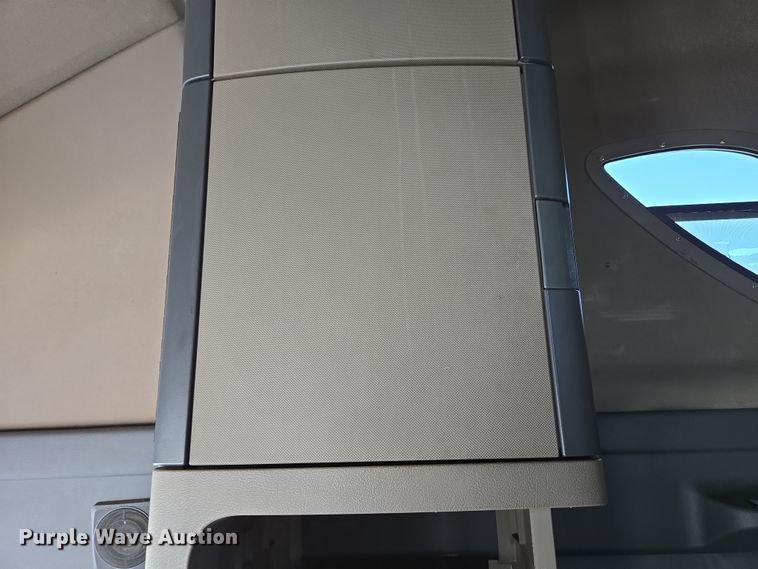 image for item DP6325 2018 Freightliner Cascadia Evolution semi truck