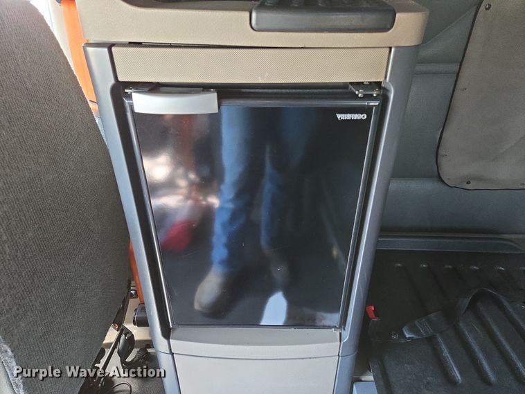 image for item DP6325 2018 Freightliner Cascadia Evolution semi truck