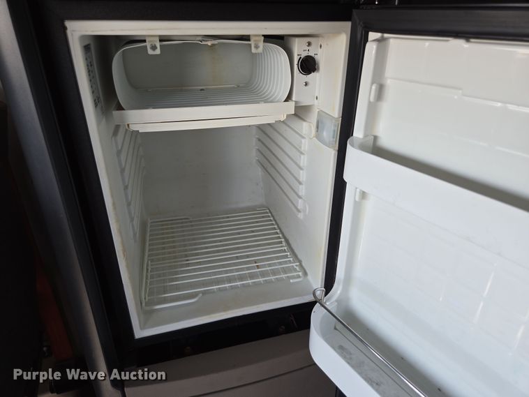 image for item DP6325 2018 Freightliner Cascadia Evolution semi truck